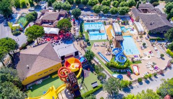 Camping Les Fumades 5 étoiles à Allègre-les-Fumades dans le Gard
