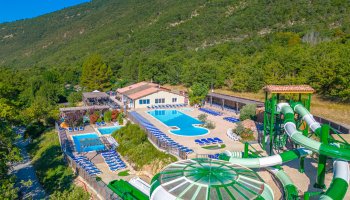 Camping Source du Jabron 3 étoiles à Comps en Drôme