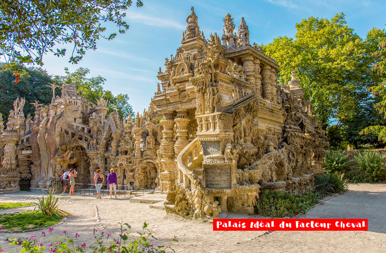Piscine couverte chauffée du Camping Le Grand Lierne