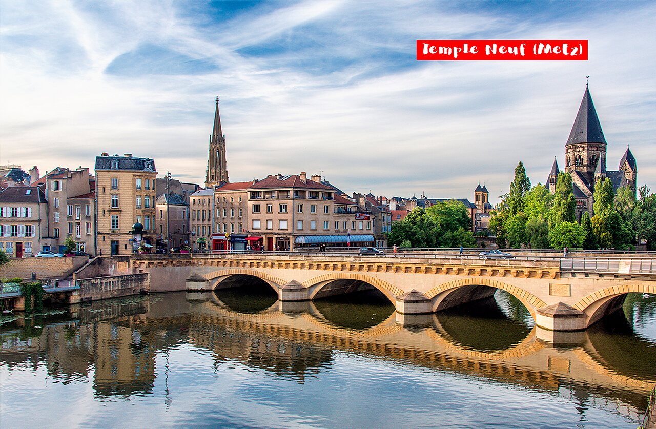 Piscine couverte chauffée du Camping La Mirabelle