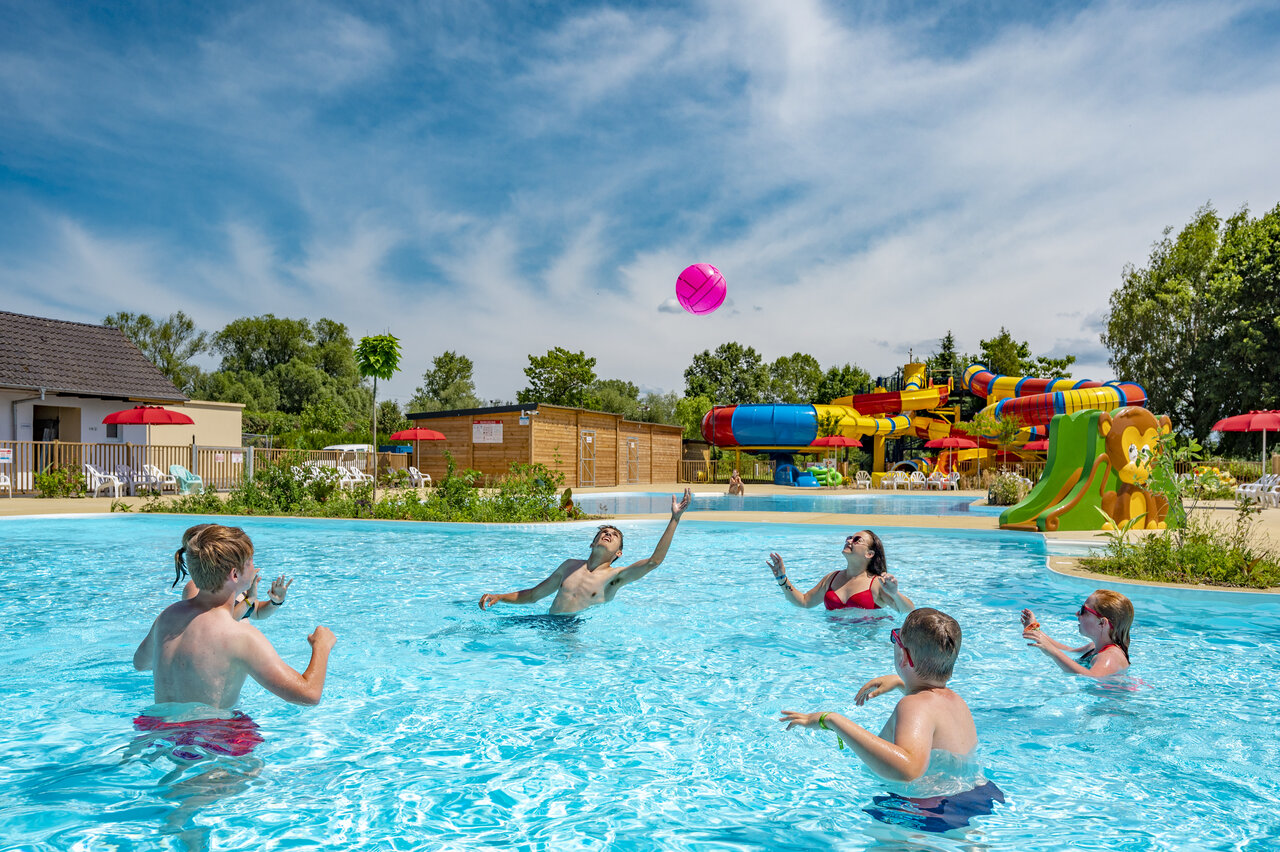 Jeux pour enfants au Camping Fort Falabraque