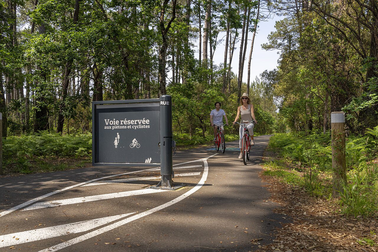 Piscine couverte du Camping Clown Océan