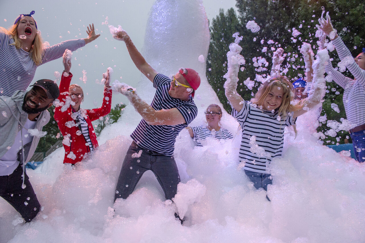 Bassin extérieur du Camping Citadelle de Loustic