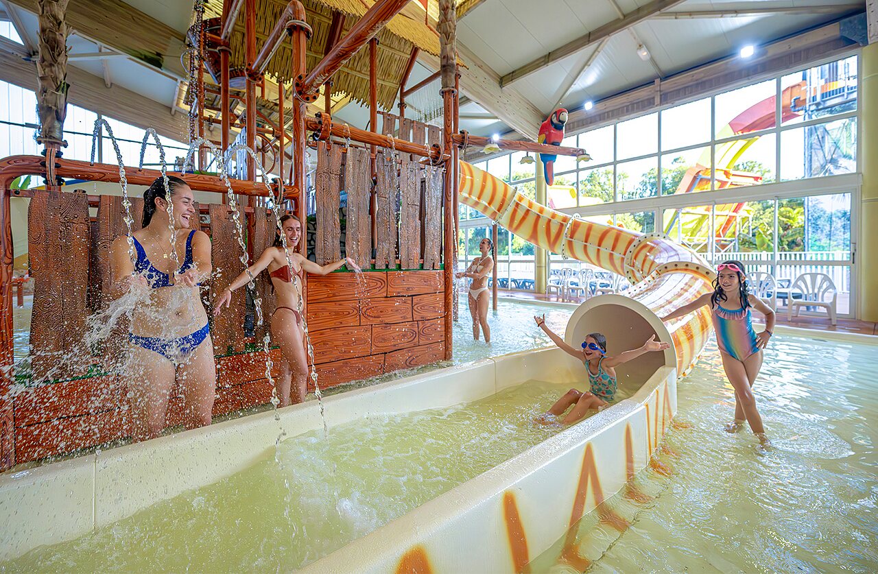 Terrasse du Camping Le Moulin de Cadillac