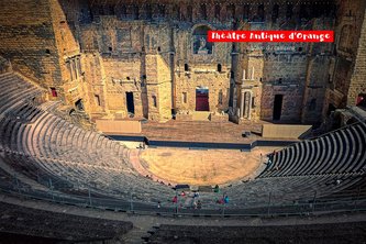 Théâtre Antique d'Orange, monument historique à visiter près du camping.