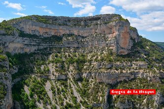 Gorges de la Nesques, site naturel impressionnant à visiter près de Vaison-la-Romaine.