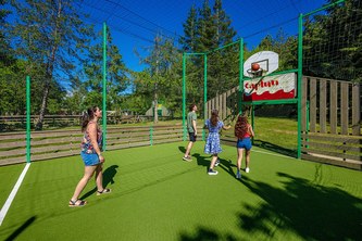 Activités Camping Le Cénic – Beach volley sur site