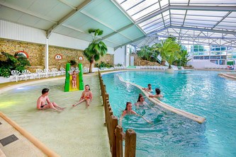 Espace aquatique Camping Le Cénic – Toboggans intérieurs