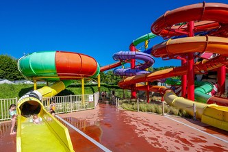 Espace aquatique Camping Le Cénic – Rivière à bouées