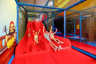 Services Camping Le Cénic – Étang de pêche sur site