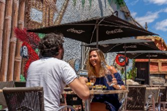 Restaurant Le Black Pearl - Camping Californie Plage terrasse décoration pirates