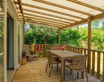 Hébergement Sunêlia Confort Premium 5/6 personnes 2 chambres au Camping Sunêlia Les Pins à Argelès-sur-Mer